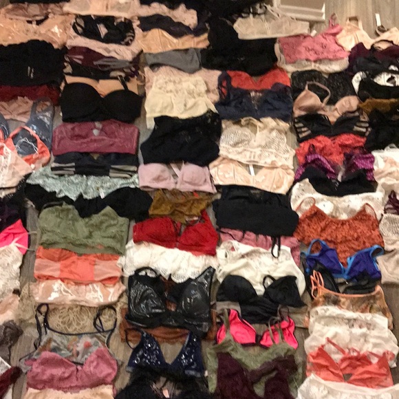 VICTORIA SECRET BRALETTES 10 RANDOM MYSTERY BOX - Picture 2 of 8